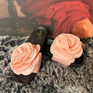 Stylish Peach Floral Slide Sandals